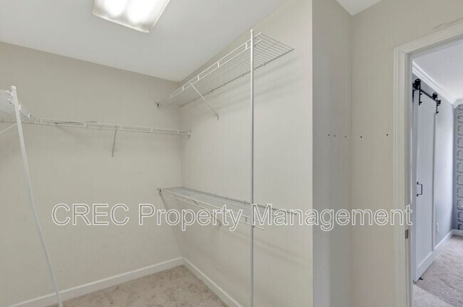 Building Photo - 3050 Argyll Dr