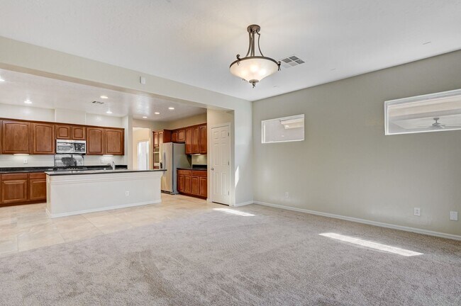 Building Photo - 4 Bedroom Home in Silverstone Ranch / No Rear Neighbors!