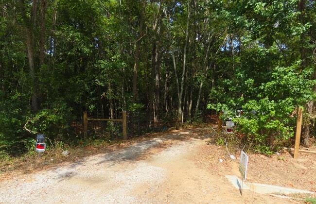 Building Photo - Country Living in Arp! 3 Bedroom, 1 Bath H...