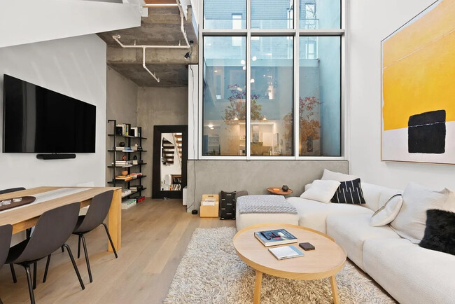 Building Photo - 450 Hayes St