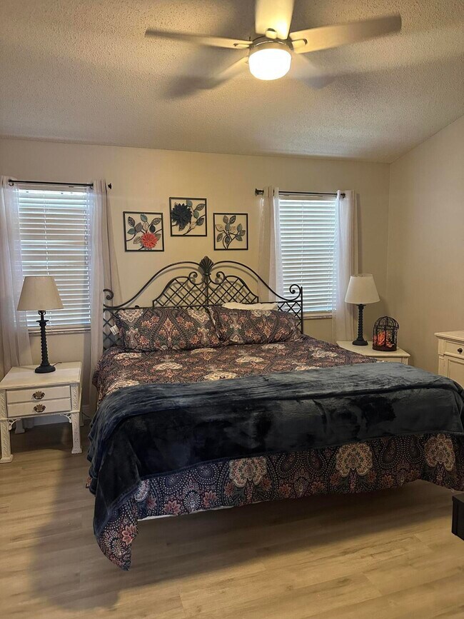 Building Photo - 1739 Shoreside Cir