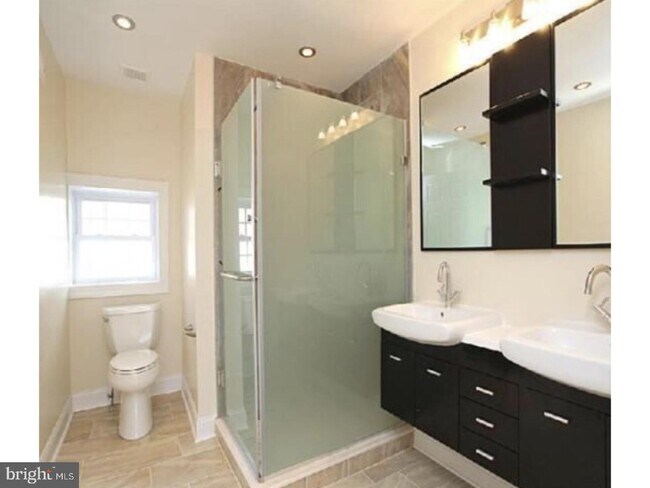 Building Photo - 2343 Catharine St