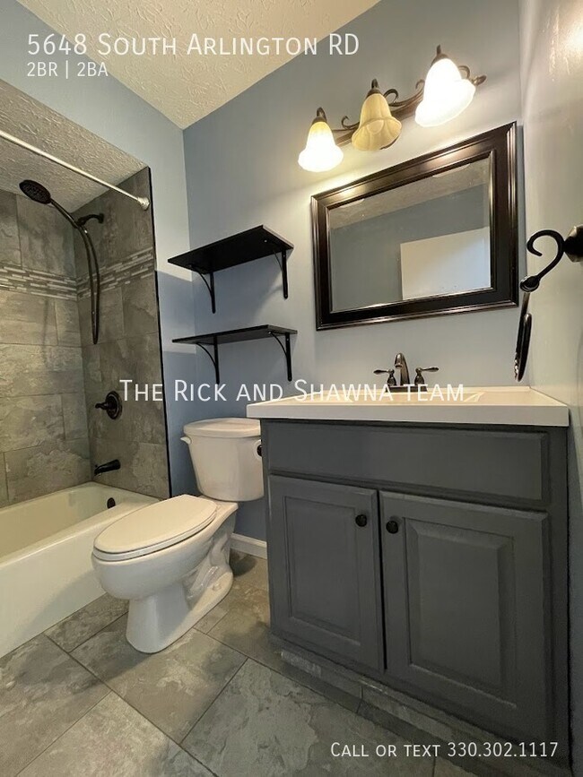 Building Photo - Two bedroom townhouse with bonus room for ...