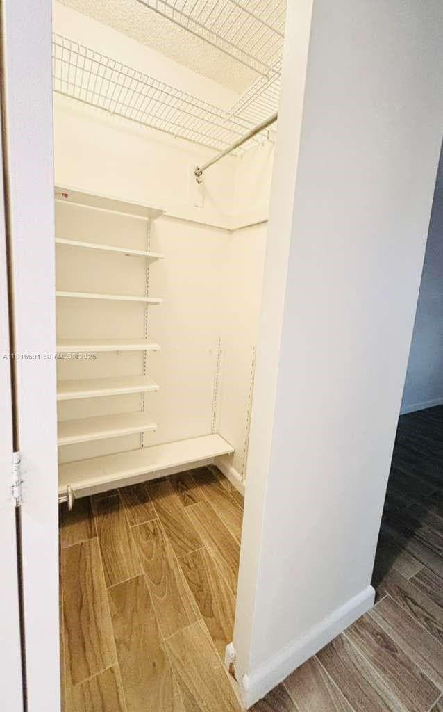 Building Photo - 3625 N Country Club Dr