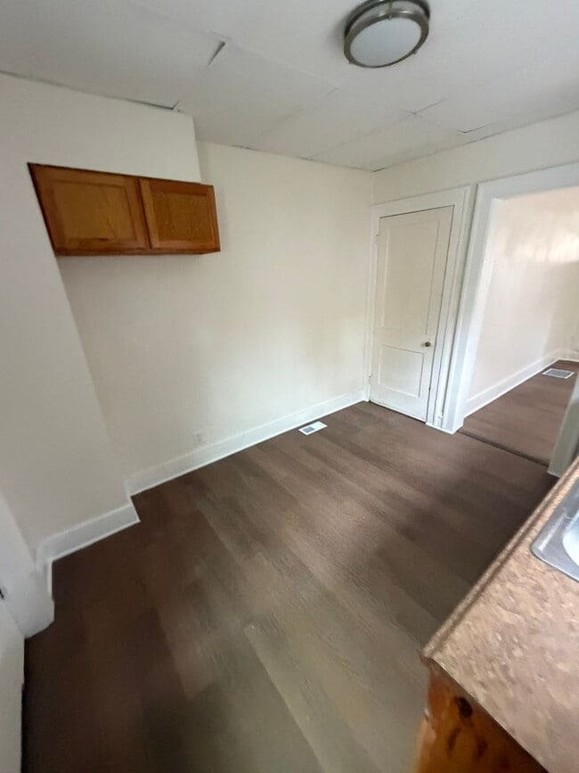 Building Photo - 3242-3242 Sycamore Rd