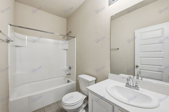 Building Photo - 8005 Gangway Dr