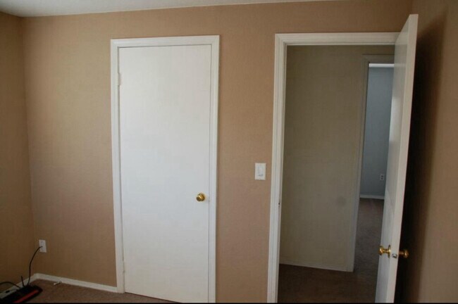 Building Photo - 2533 193rd Pl SW