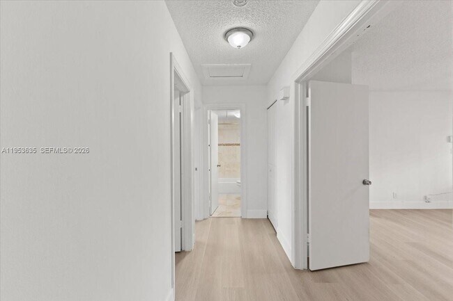 Building Photo - 181 Wimbledon Lakes Dr