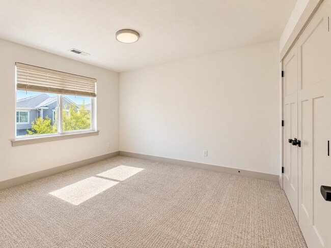 Building Photo - 3937 W 1960 N