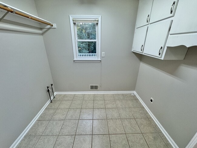 Building Photo - 45 Gentry Dr