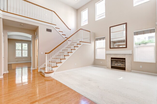 A symphony of windows! - 18551 Amalia Ln