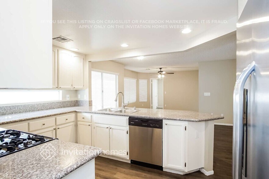 Building Photo - 259 Finestra Dr