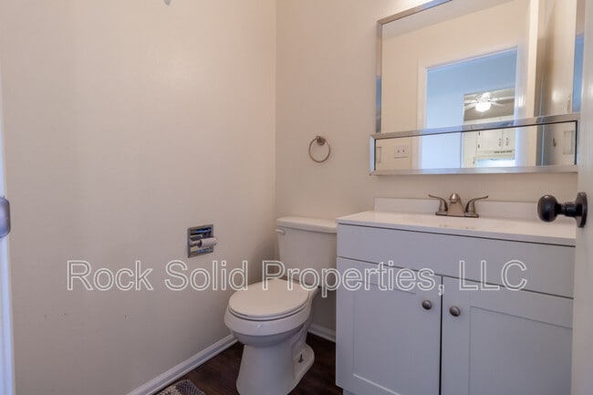 Building Photo - 1203 Crook Ave