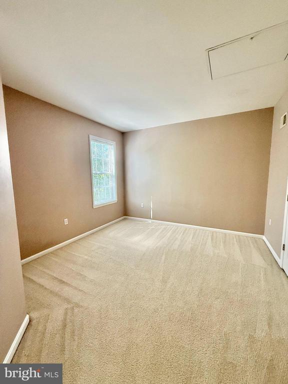 Building Photo - 6814 Sabbarton Pl