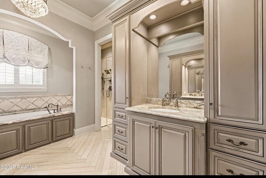Building Photo - 401 Torrenova Cir