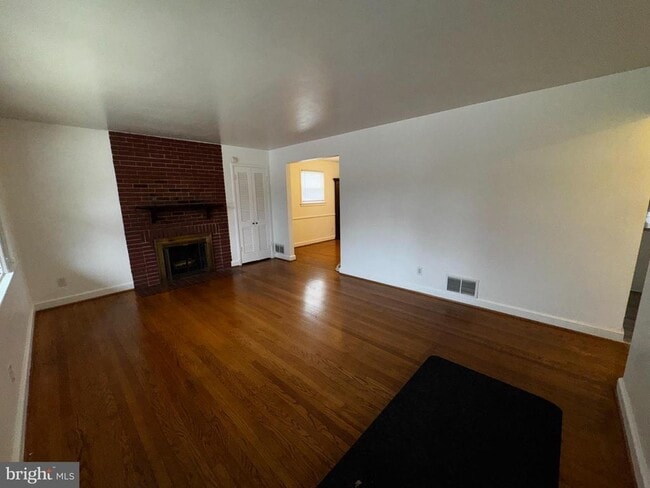 Building Photo - 10502 Glenhaven Dr