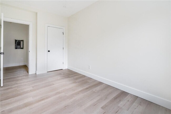 Building Photo - 202 Hooker Ave