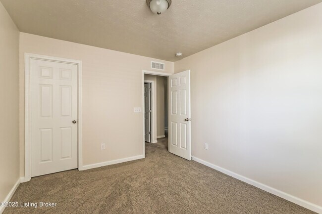 Building Photo - 1213 Johnson Ridge Rd