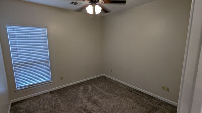 Building Photo - 1570 Tasajillo Dr