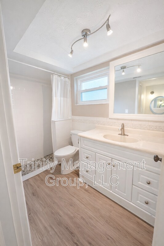 Building Photo - 8605 Wagon Wheel Ln