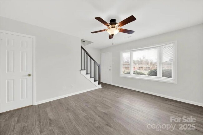 Building Photo - Fully Remodeled | 2BR/1.5BA Condo | Willowbrook