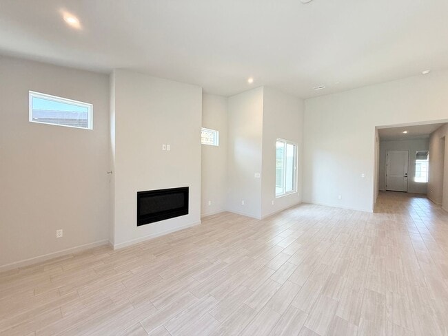 Building Photo - Brand New home in Jasper!