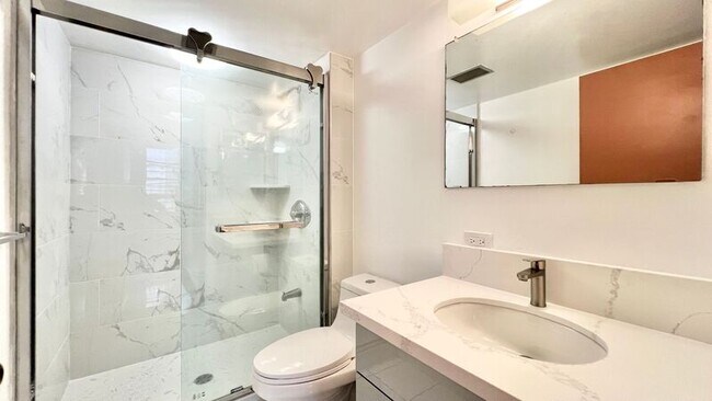 Building Photo - 3161 Ala Ilima St