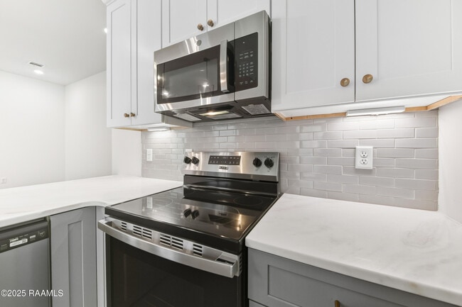 Building Photo - 119 Mayberry Grv St