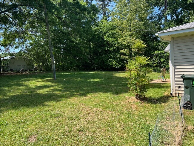 Building Photo - 520 Ravenel Cir