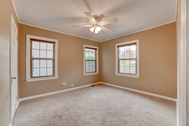 Building Photo - 1208 S New Haven Ave