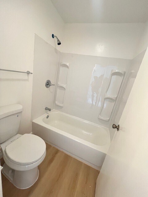 Bath Room 1 - 946 Kiely Blvd