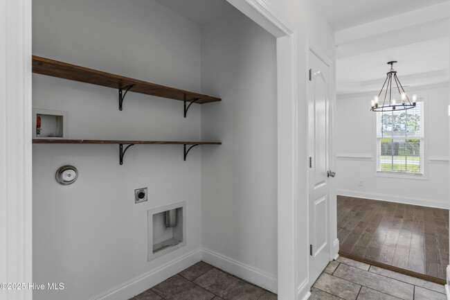 Building Photo - 104 Wild Blossom Dr