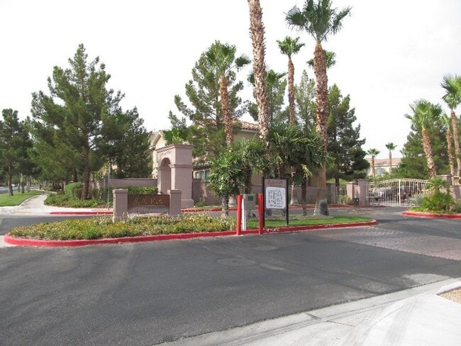 Building Photo - 251 S Green Valley Pkwy