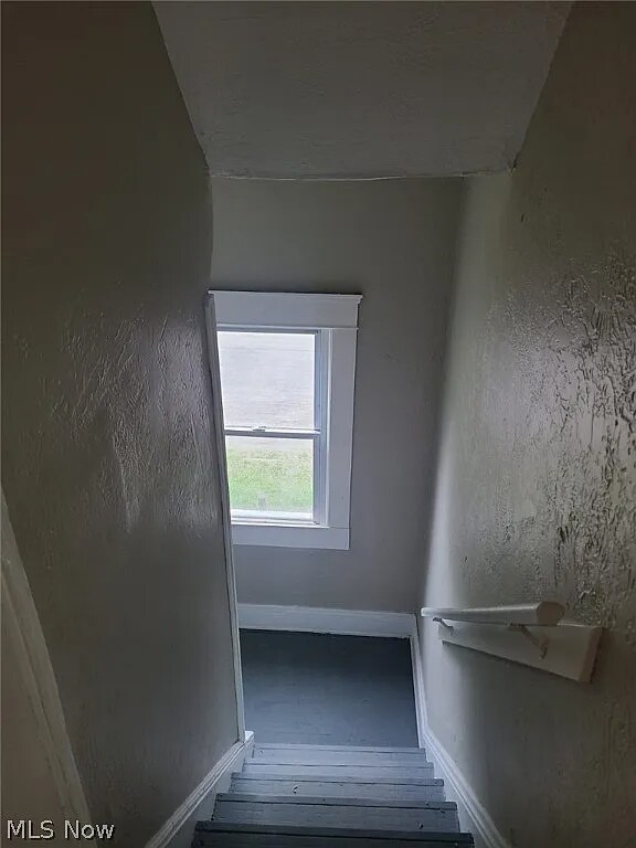 Building Photo - 1830 Mannering Rd