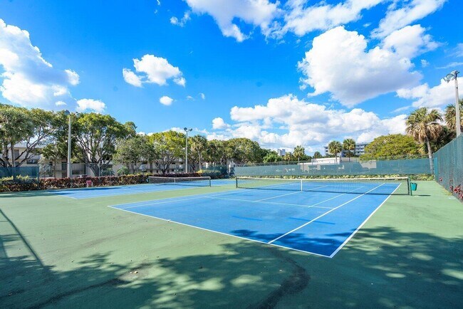 Building Photo - 2420 Deer Creek Country Club Blvd