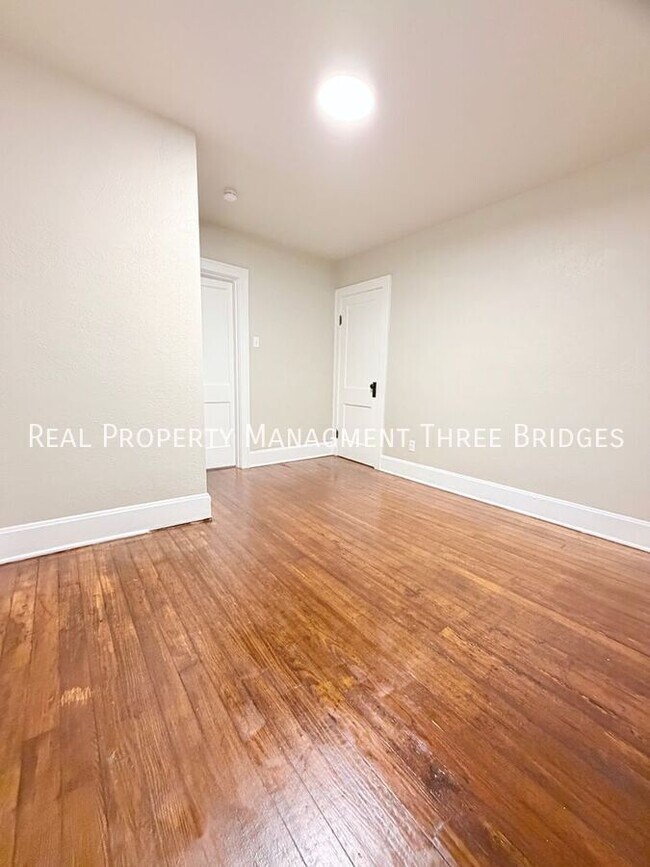 Building Photo - 5533 Grace Ave