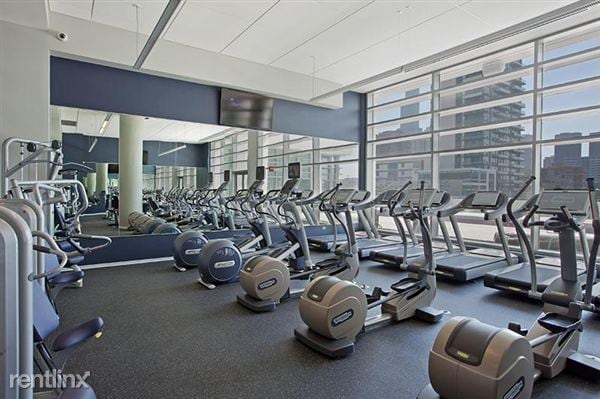 Building Photo - 306 N Halsted St