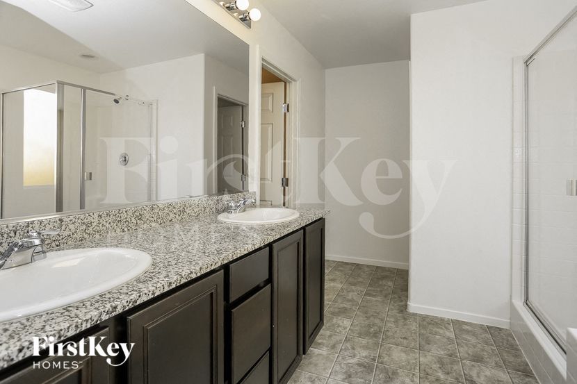 Building Photo - 4056 Little Bay Ave