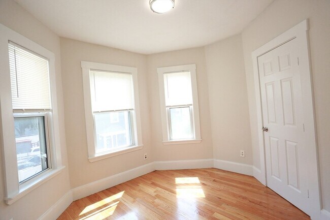 Building Photo - 41 Payson Ave