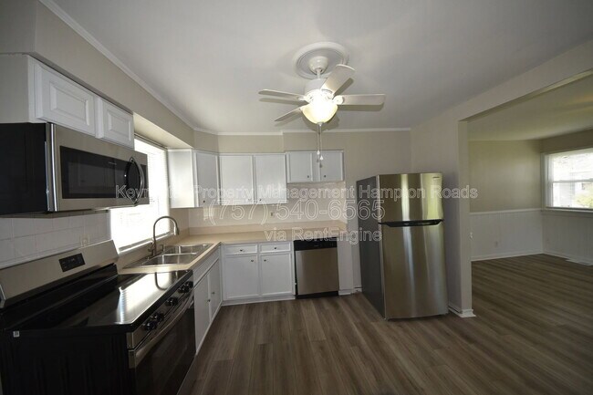 Building Photo - 213 Bassett Ave