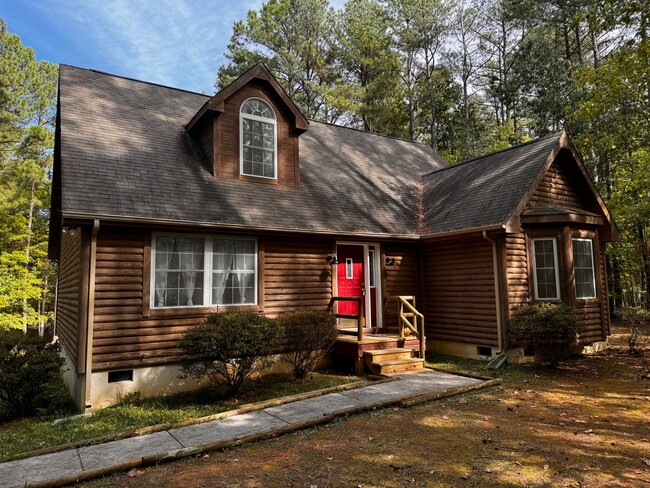 Building Photo - Log Home Nestled in the Woods, Albemarle C...