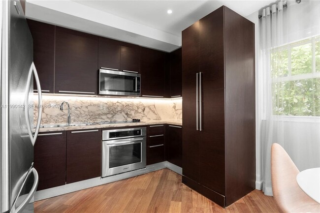 Building Photo - 927 Euclid Ave