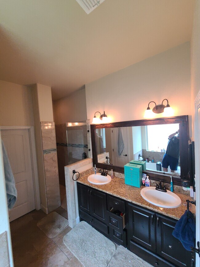 Building Photo - 15508 Fox Ln