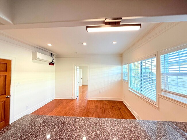 Building Photo - 1536 4th Ave