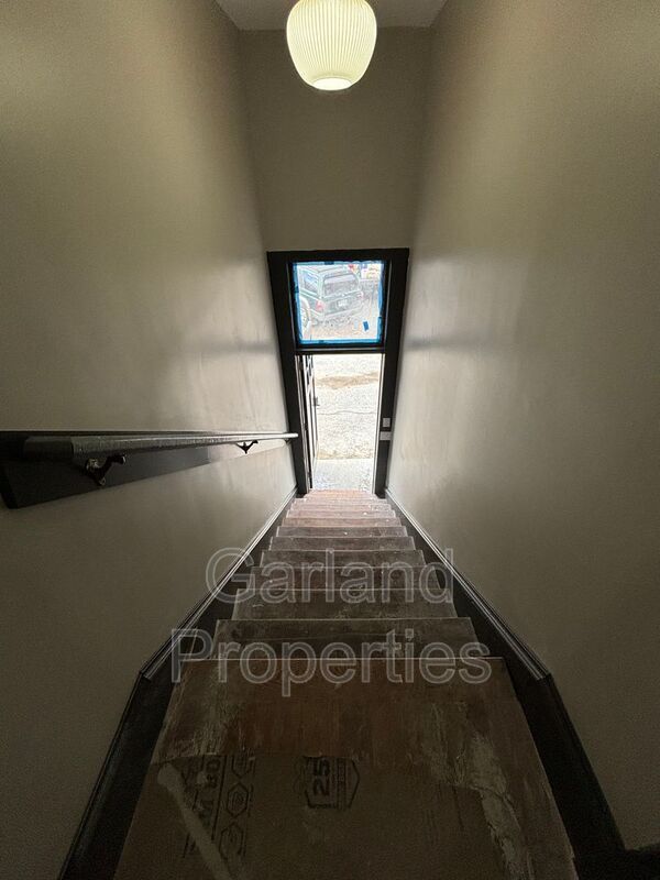 Building Photo - 73 W Main St