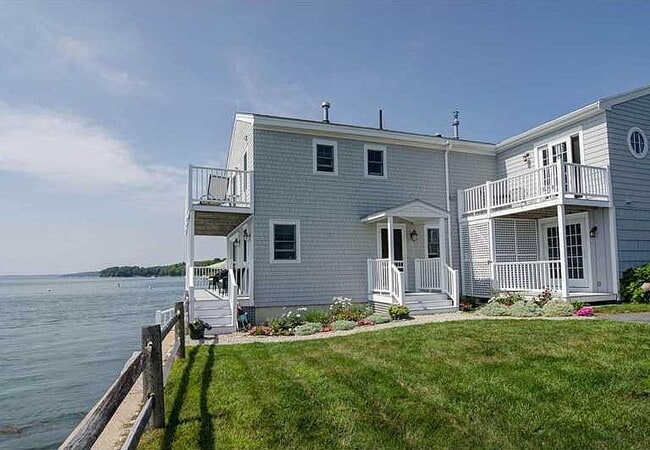 Building Photo - "Charming 2-Bed, 2-Bath Haven in Yarmouth – Spacious 1,380 Sq Ft Gem!"