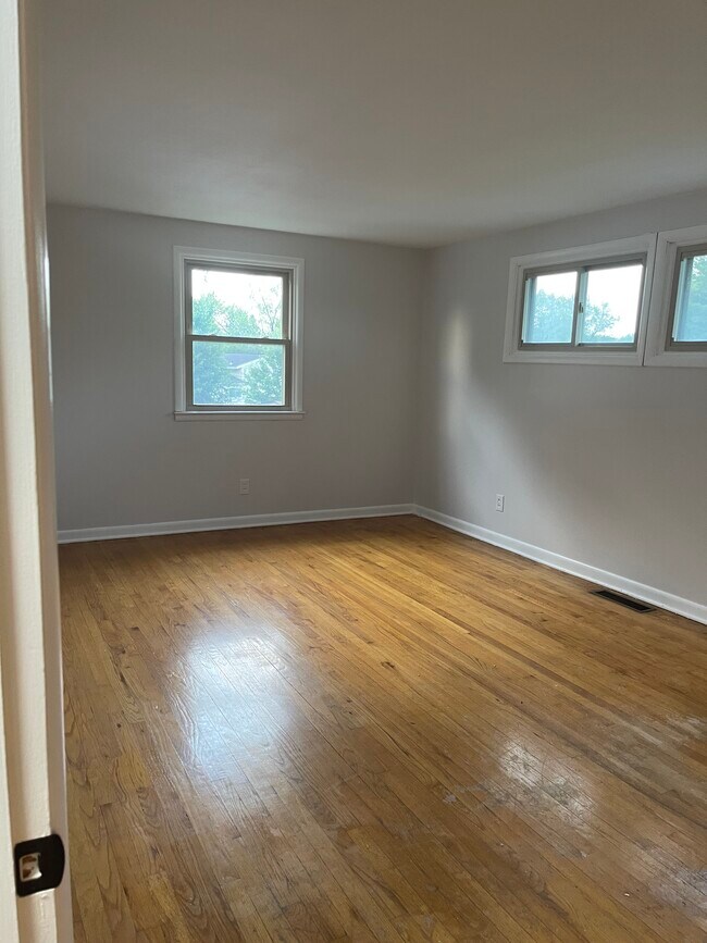 Building Photo - 6 Juniper Ln