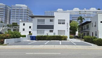 Building Photo - 9041 Harding Ave