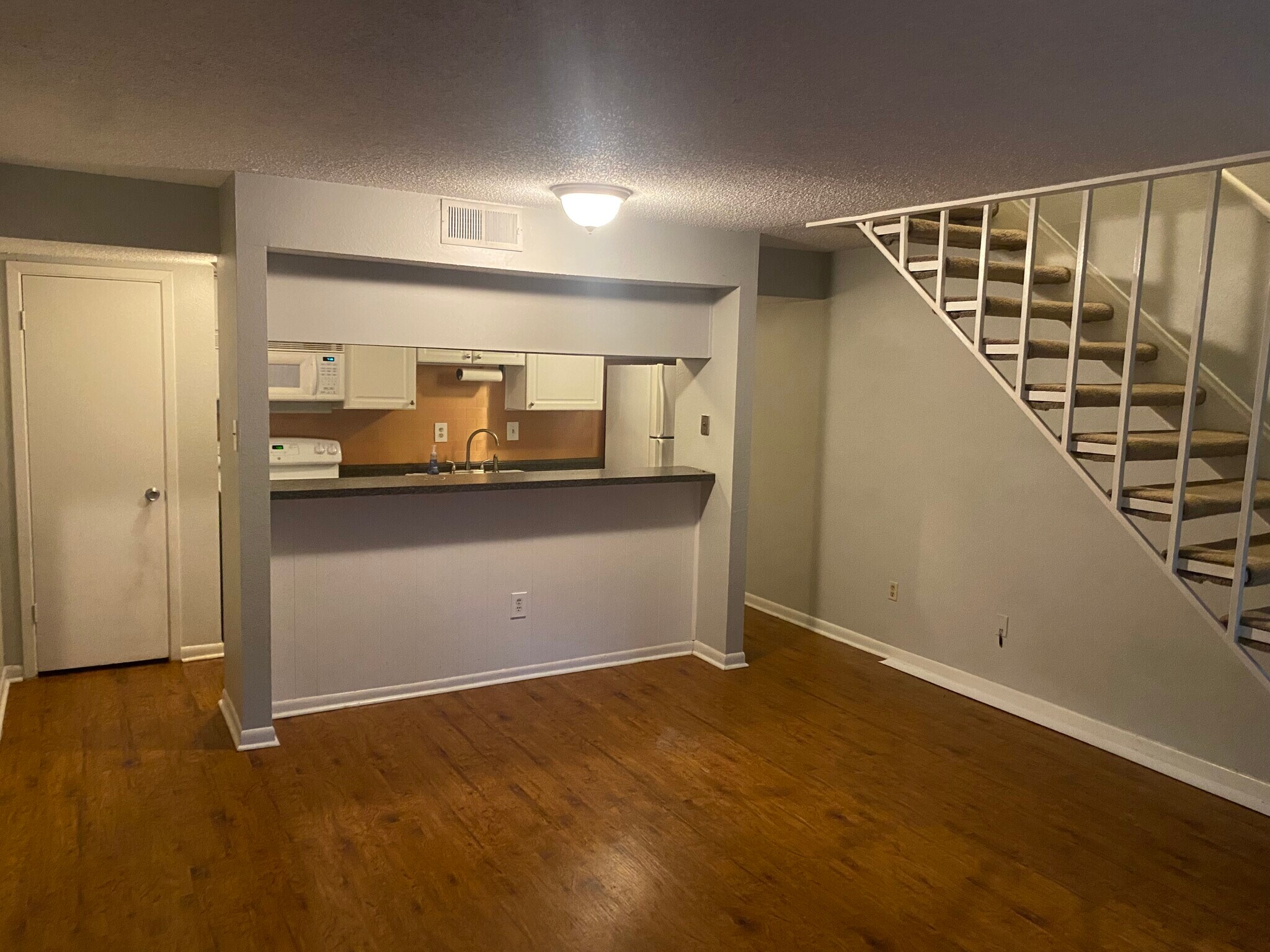 Building Photo - 1635 Quail Hollow Rd
