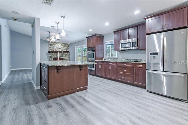 Building Photo - 2038 Crowley Cir W